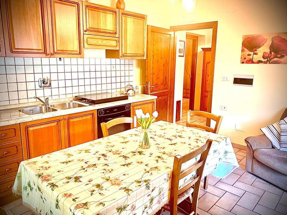 Leonaerdo Guests House Lägenhet Panicale Rum bild